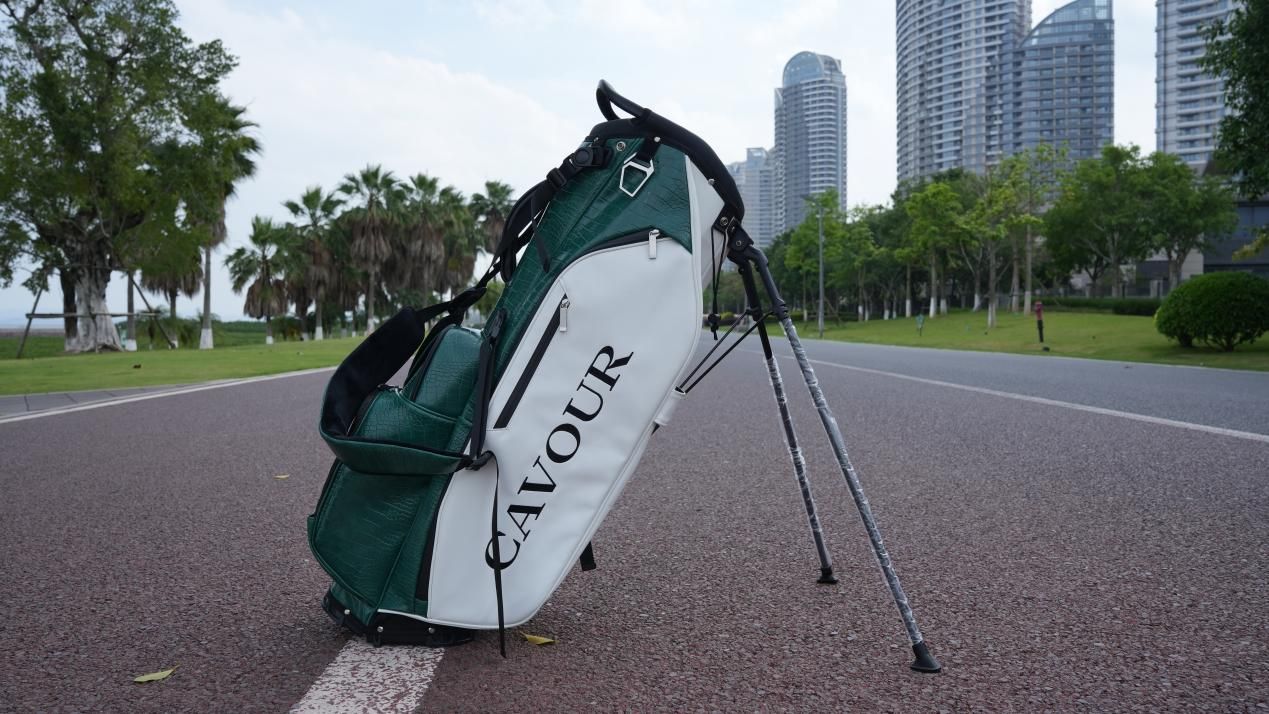 Your Golf Bag: The Ultimate Selection Guide (More Than Just a Club Carrier!)